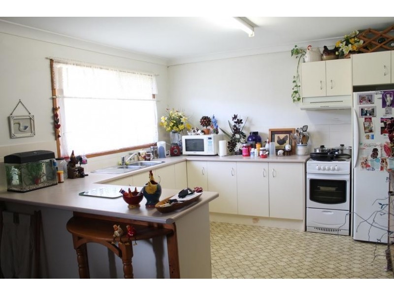 1, 2 & 3/56 Bunberra Street, Bomaderry NSW 2541