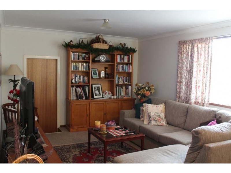 1, 2 & 3/56 Bunberra Street, Bomaderry NSW 2541