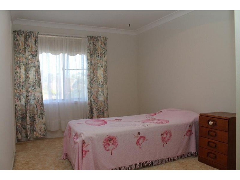 6 Ambassador Avenue, North Nowra NSW 2541