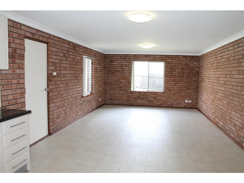 1 & 2/186 McKay Street, Nowra NSW 2541