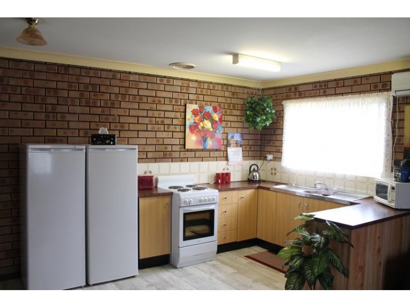 1 & 2/186 McKay Street, Nowra NSW 2541