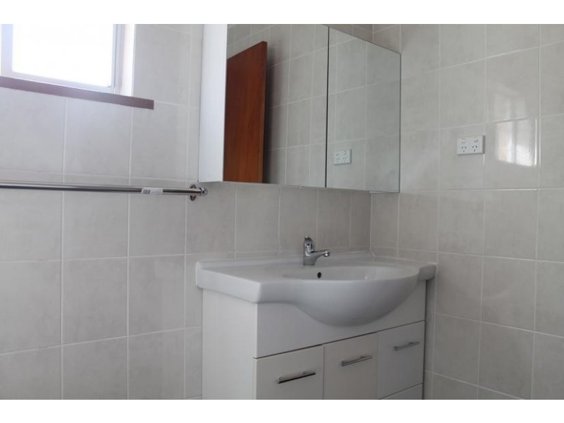 1 & 2/186 McKay Street, Nowra NSW 2541