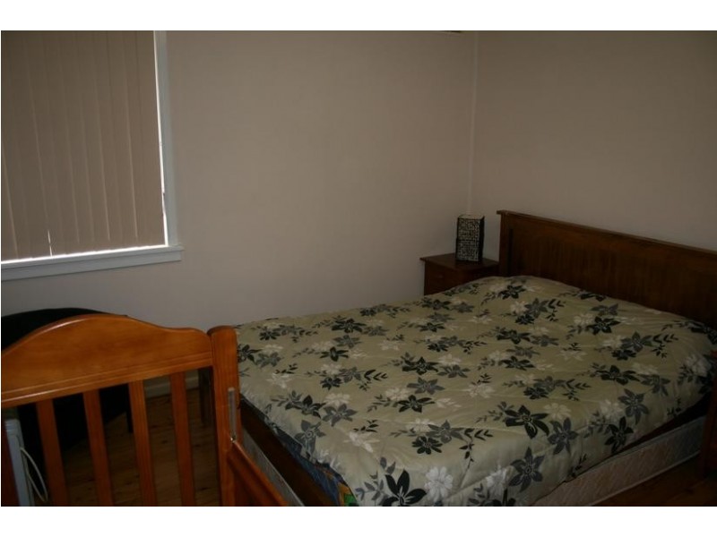 17 Queenborough Street, Nowra NSW 2541