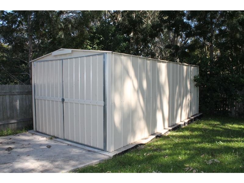 17 Queenborough Street, Nowra NSW 2541