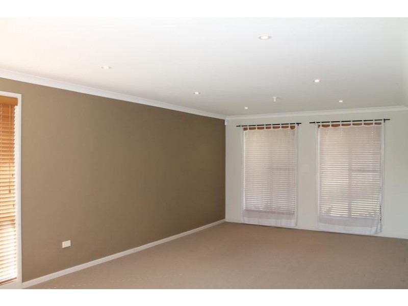4 Mintbush Crescent, Worrigee NSW 2540