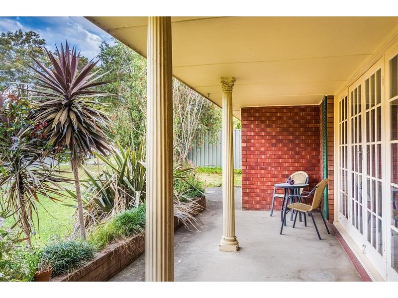 8 Taranna Crescent, Nowra NSW 2541