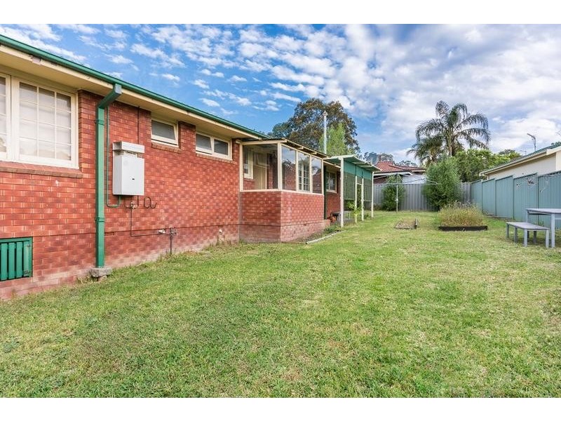 8 Taranna Crescent, Nowra NSW 2541