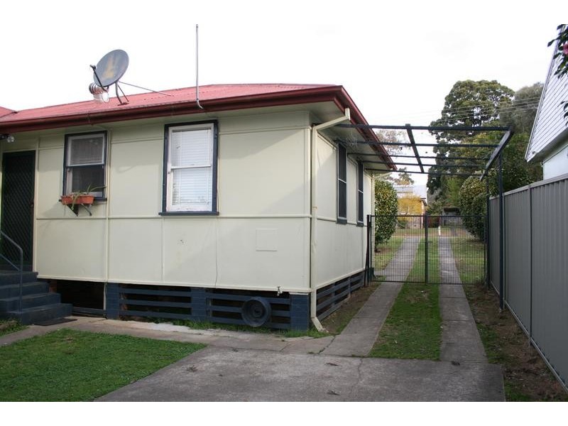 21 Young Avenue, Nowra NSW 2541