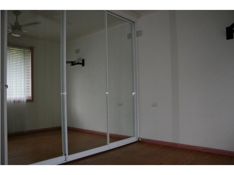 21 Young Avenue, Nowra NSW 2541