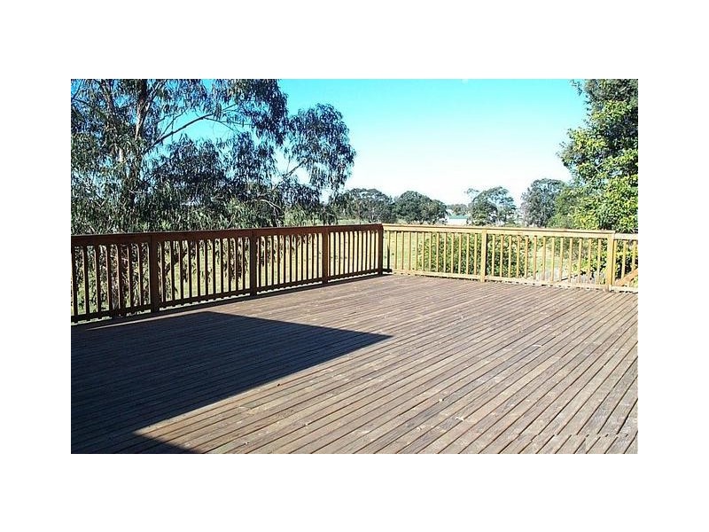 48 Wondalga Crescent, Nowra NSW 2541