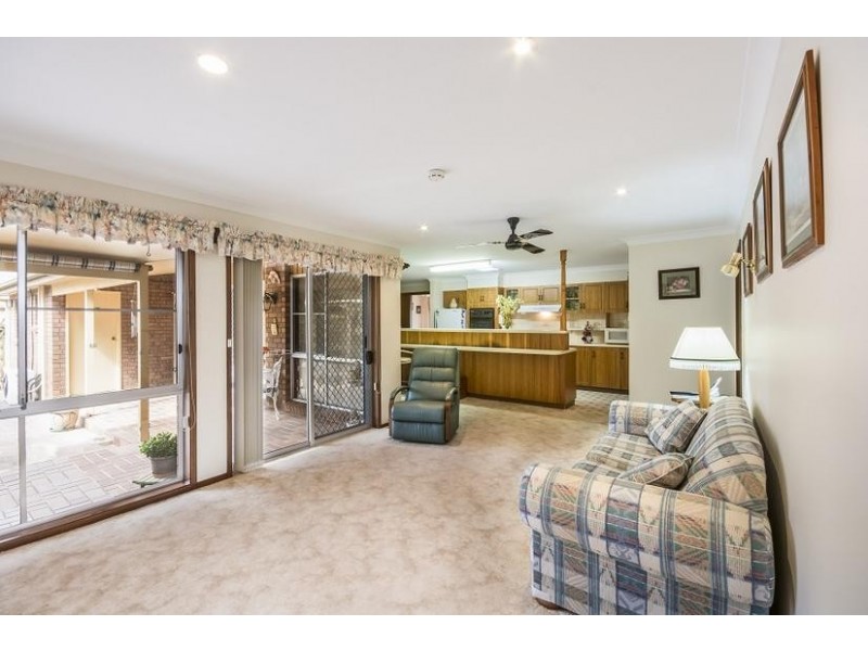 17 Woorin Close, Bomaderry NSW 2541