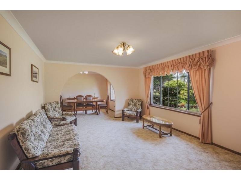 17 Woorin Close, Bomaderry NSW 2541