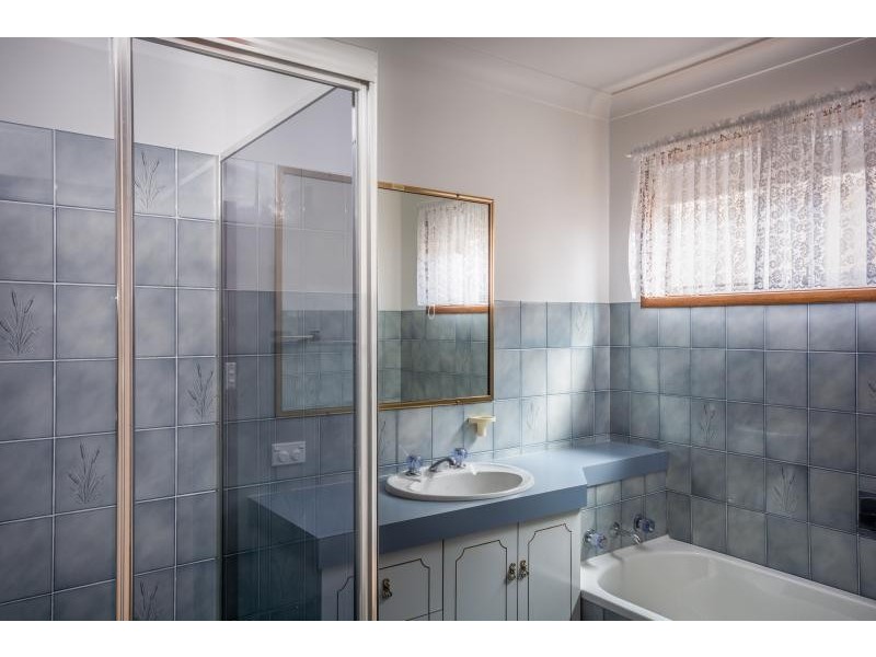 17 Woorin Close, Bomaderry NSW 2541