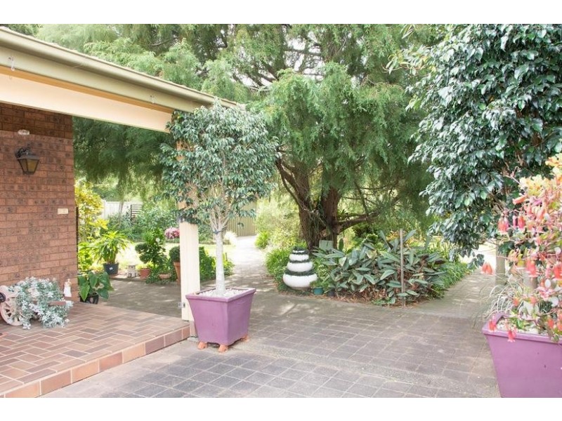 17 Woorin Close, Bomaderry NSW 2541