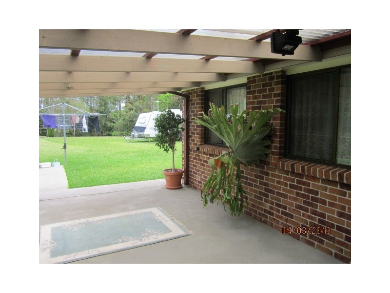 5 Theodore Place, Bomaderry NSW 2541