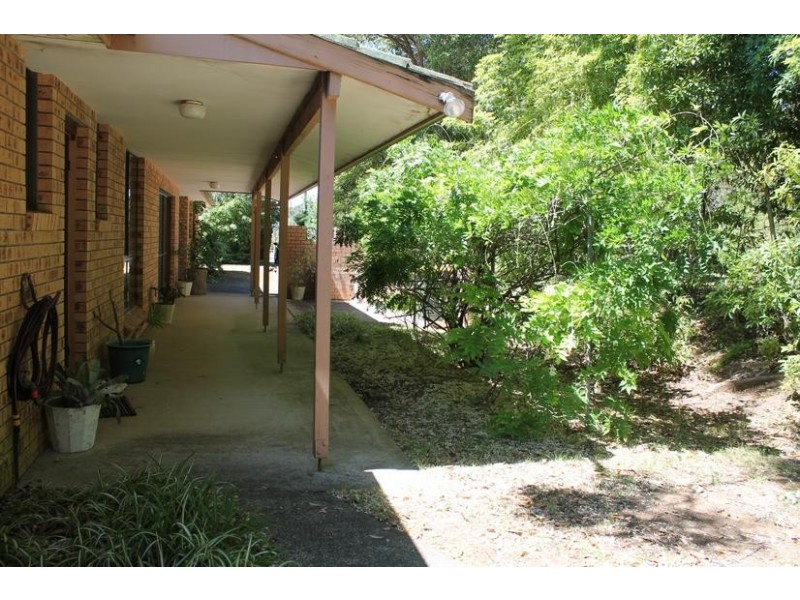 6 Halstead Place, Bomaderry NSW 2541