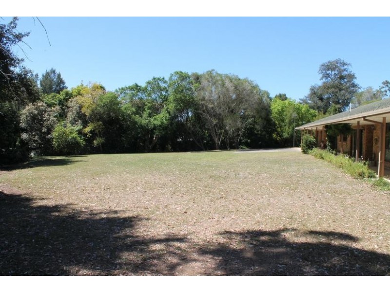 6 Halstead Place, Bomaderry NSW 2541
