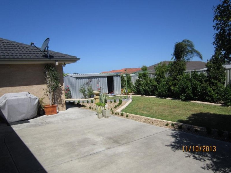 8 Guinea Flower Crescent, Worrigee NSW 2540