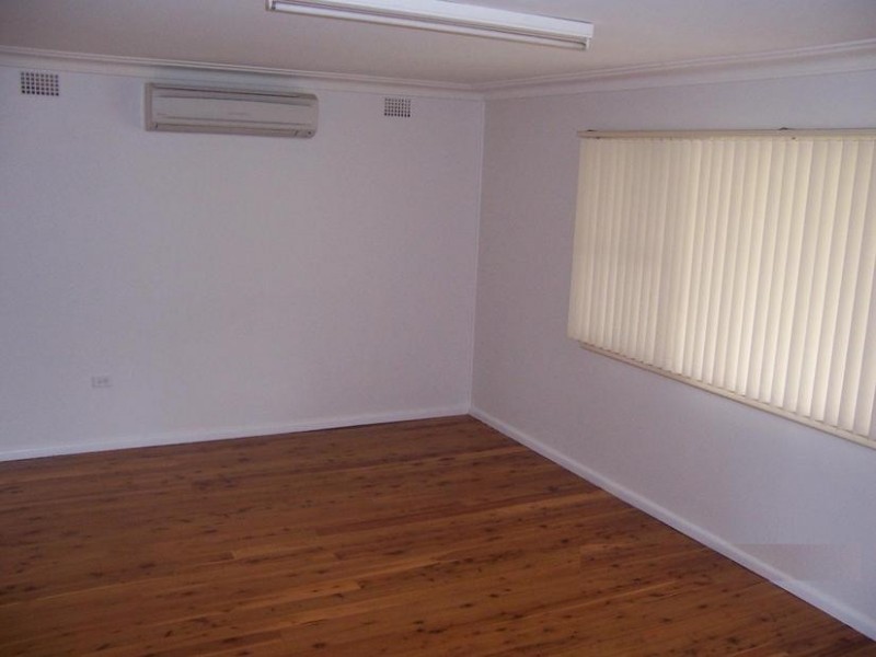 13 Centre Street, Nowra NSW 2541