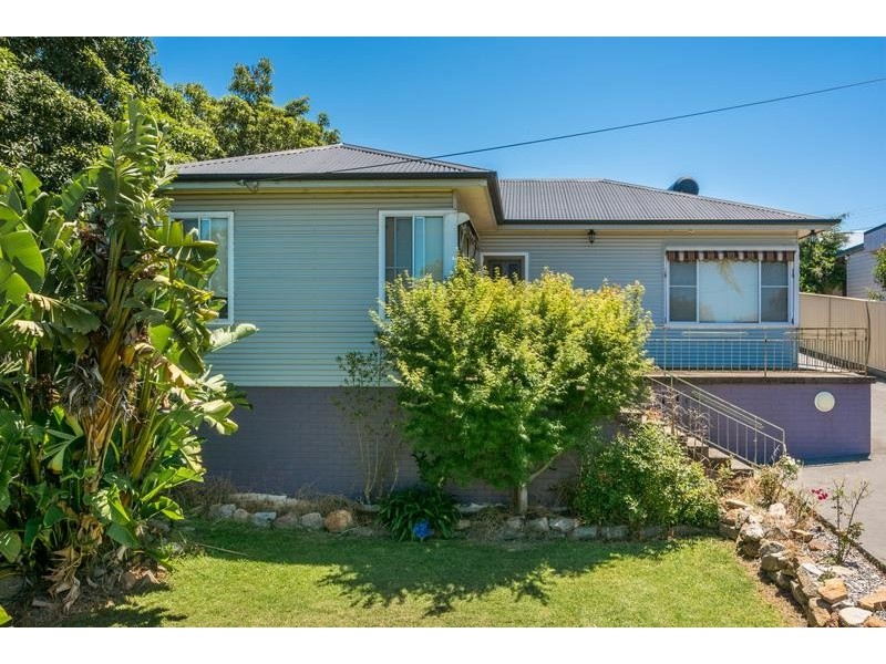 17 Elizabeth Avenue, Nowra NSW 2541