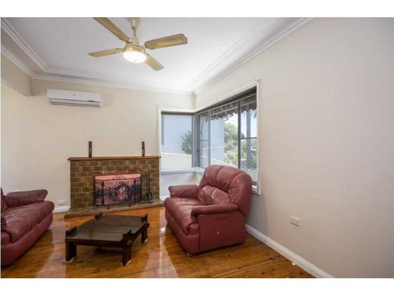 17 Elizabeth Avenue, Nowra NSW 2541