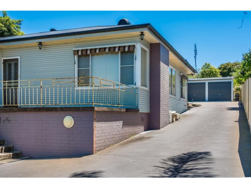 17 Elizabeth Avenue, Nowra NSW 2541