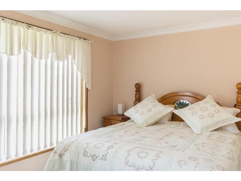 7 Meroo Road, Bomaderry NSW 2541