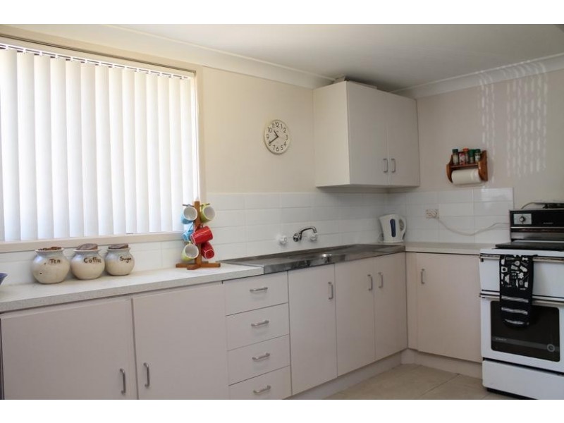 8/6 Campbell Place, Nowra NSW 2541