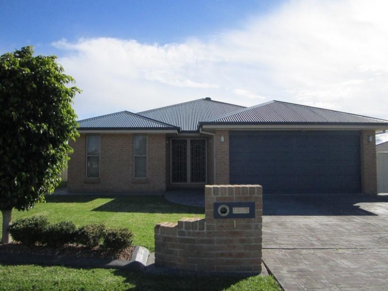 1 Stanbury Place, Worrigee NSW 2540