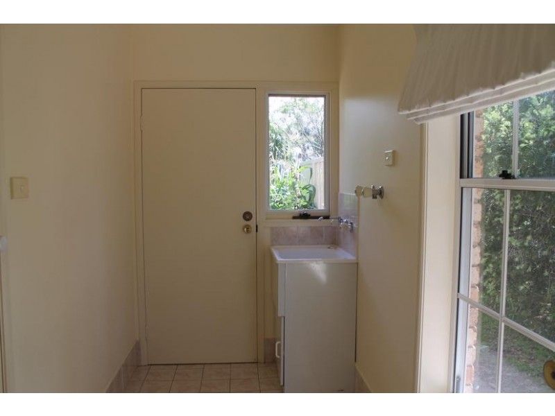 1/7 Harbour Boulevard, Bomaderry NSW 2541