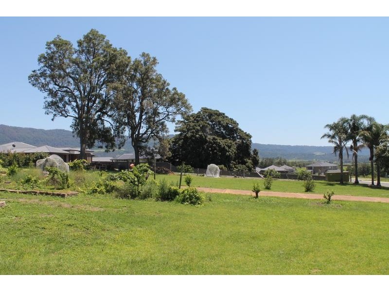 1/7 Harbour Boulevard, Bomaderry NSW 2541