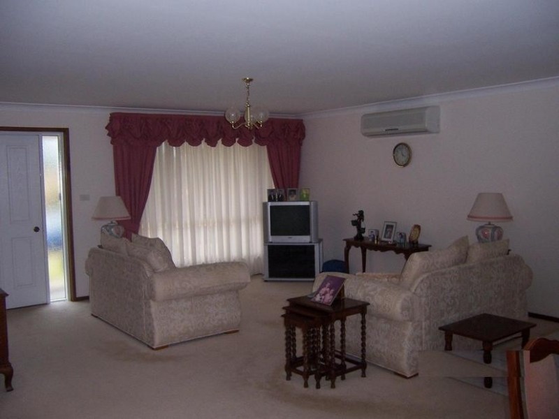 2/48 Sheraton Circuit, Bomaderry NSW 2541