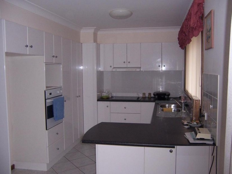 2/48 Sheraton Circuit, Bomaderry NSW 2541