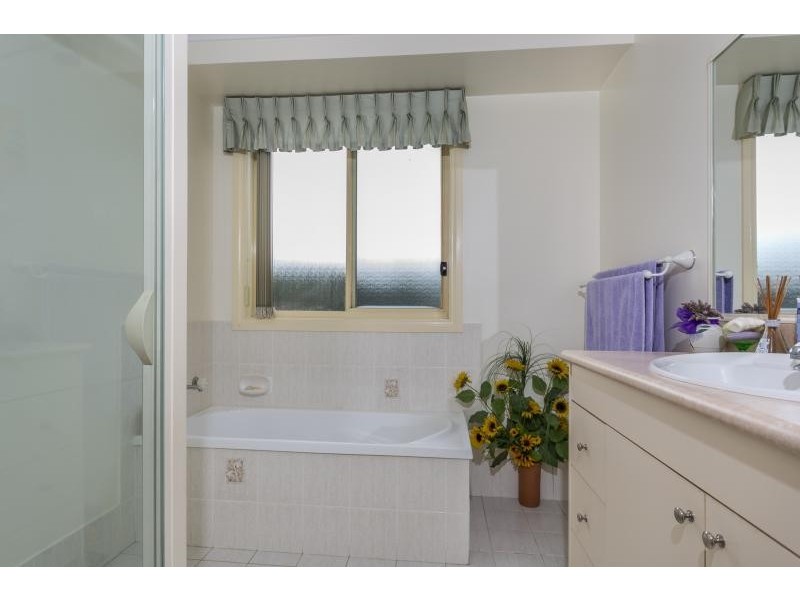 9 Princeton Place, Bomaderry NSW 2541