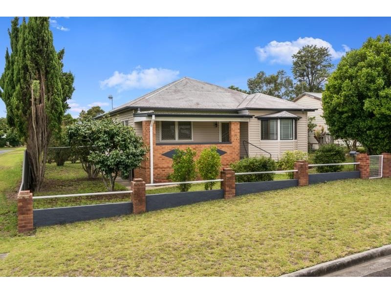 39 Tanang Street, Bomaderry NSW 2541