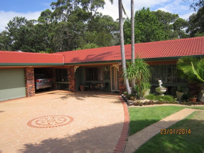 8 Cocos Palm, Bomaderry NSW 2541