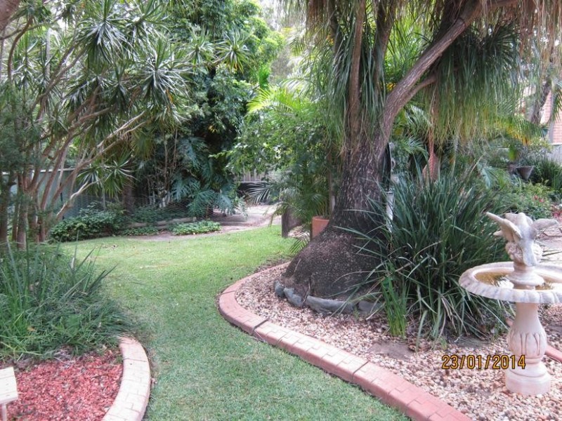 8 Cocos Palm, Bomaderry NSW 2541
