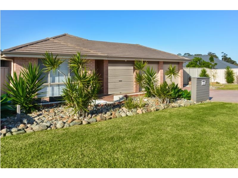 4 Blue Bell Way, Worrigee NSW 2540