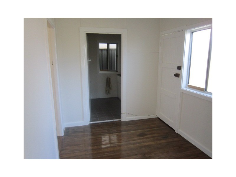 19 Meroo Street, Bomaderry NSW 2541