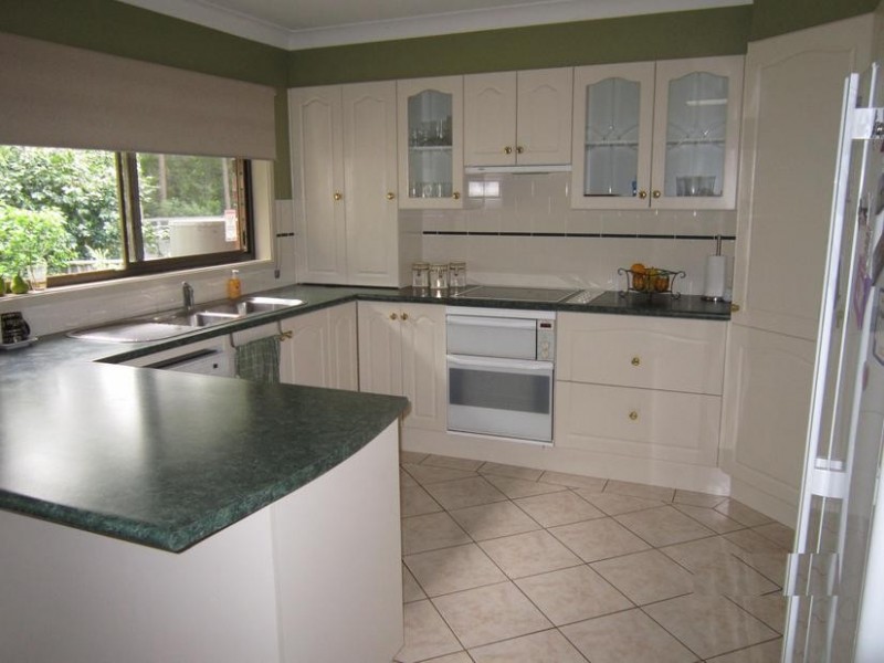 8 Cocos Palm, Bomaderry NSW 2541