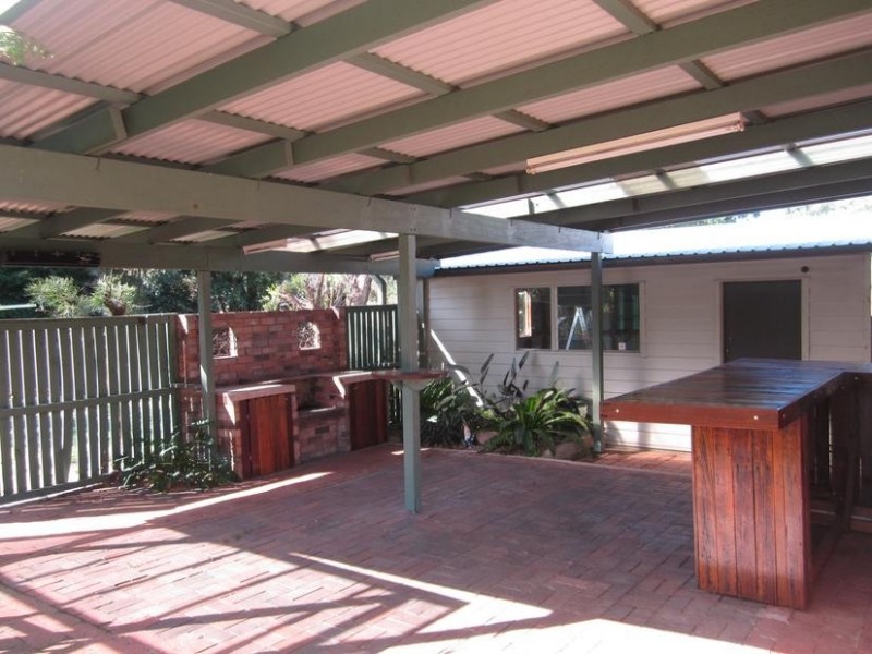 21 Yeovil Drive, Bomaderry NSW 2541