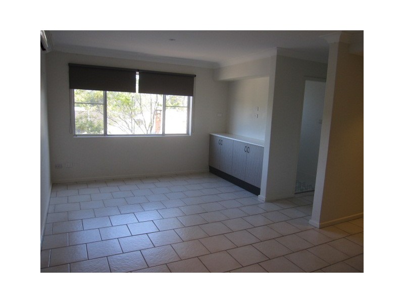 1/429 Princes Highway, Bomaderry NSW 2541