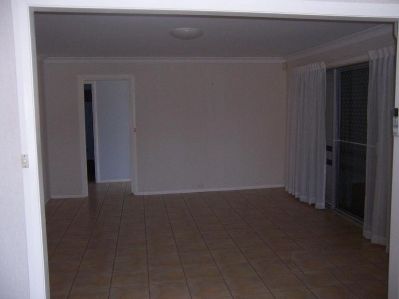 18 Colyer Avenue, Nowra NSW 2541