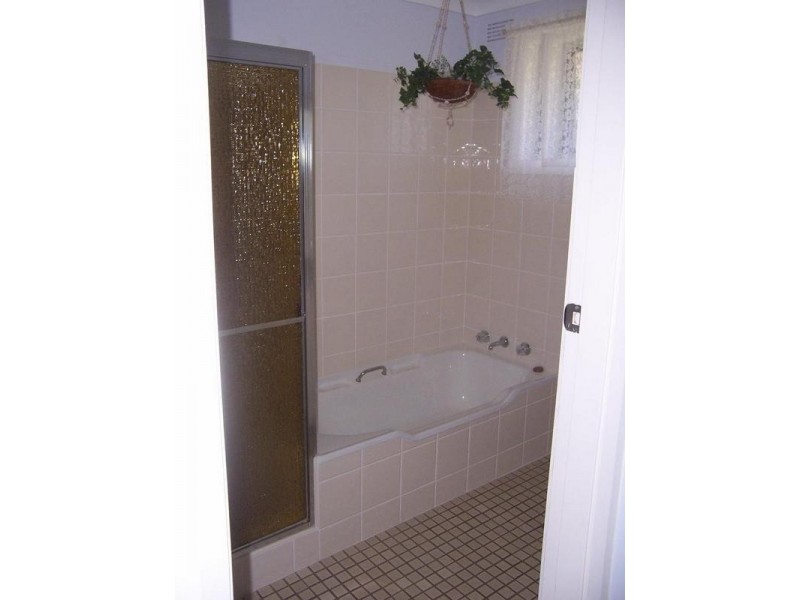 18 Colyer Avenue, Nowra NSW 2541