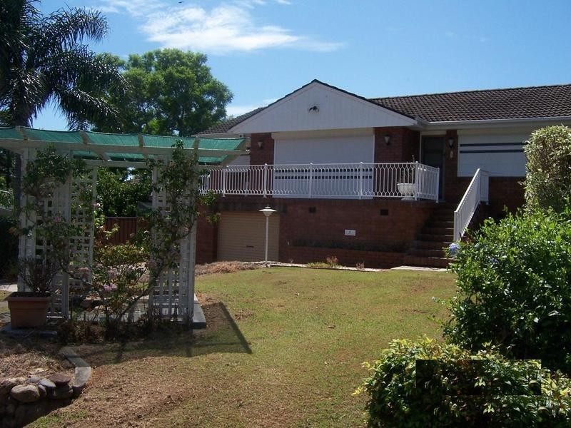 18 Colyer Avenue, Nowra NSW 2541