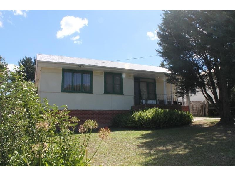 11 Elizabeth Avenue, Nowra NSW 2541