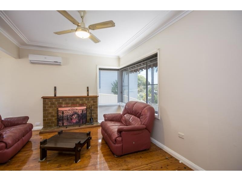 17 Elizabeth Avenue, Nowra NSW 2541