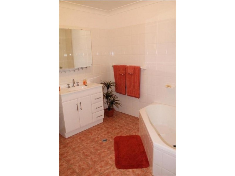 23 Castle Glen, North Nowra NSW 2541