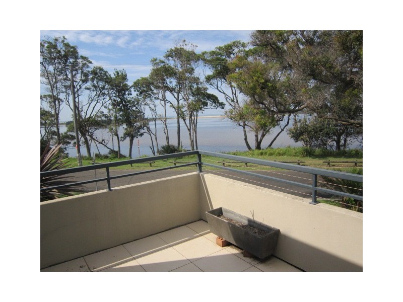 49 River Road, Shoalhaven Heads NSW 2535