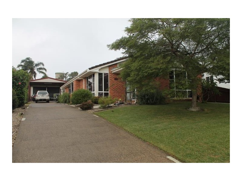 16 Pyree Street, Greenwell Point NSW 2540